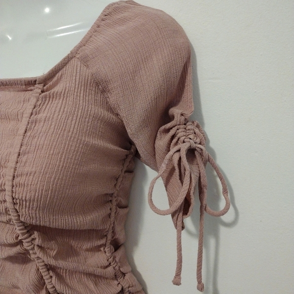 Active USA - Ruched Smock Crop Blouse - Picture 6 of 13